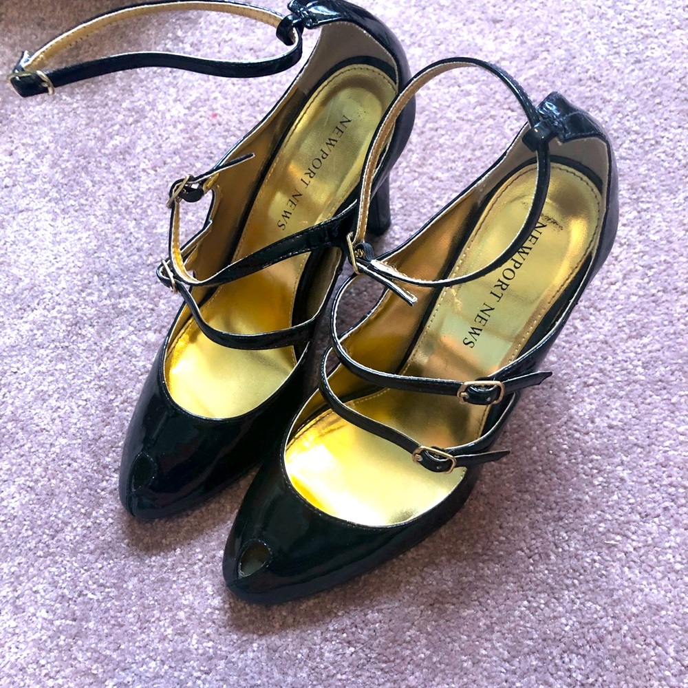 Dress shoes